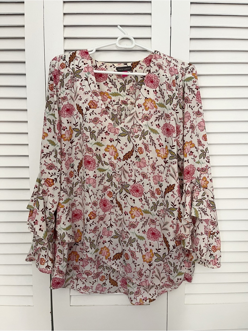 Vince camuto floral long sleeve blouse size large